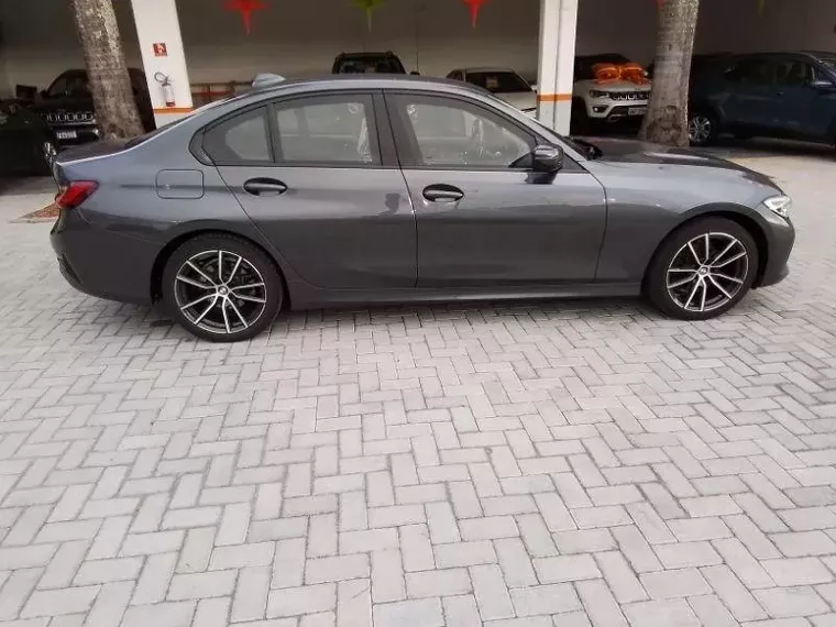 BMW 320i Cinza 11