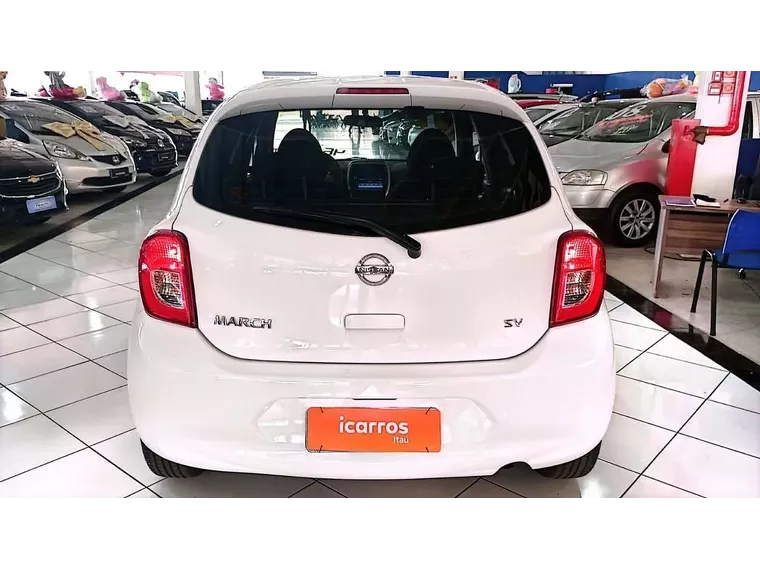 Nissan March Branco 6