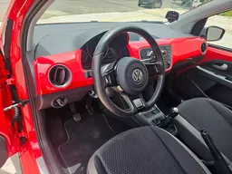 Volkswagen Cross UP