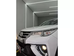 Toyota Hilux SW4