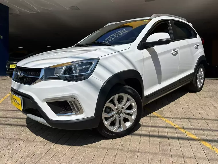 Chery Tiggo 2 Branco 1