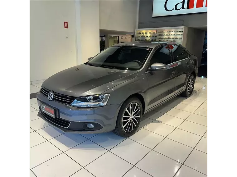 Volkswagen Jetta Cinza 1