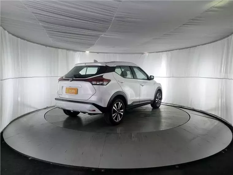 Nissan Kicks Branco 15