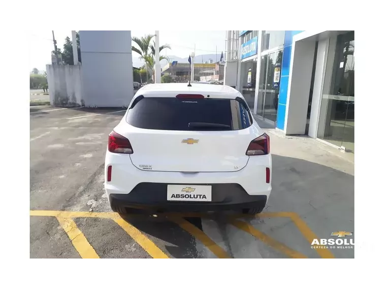 Chevrolet Onix Branco 5