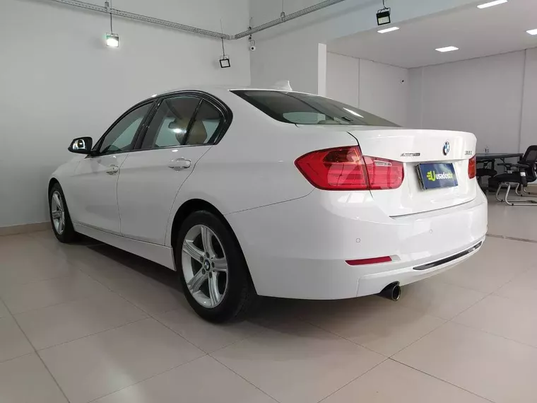 BMW 320i Branco 14