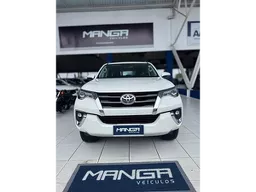 Toyota Hilux SW4