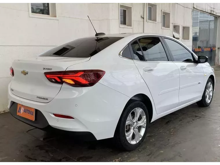 Chevrolet Onix Branco 16