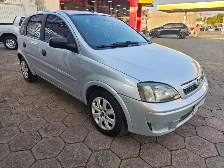 Chevrolet Corsa Prata 1