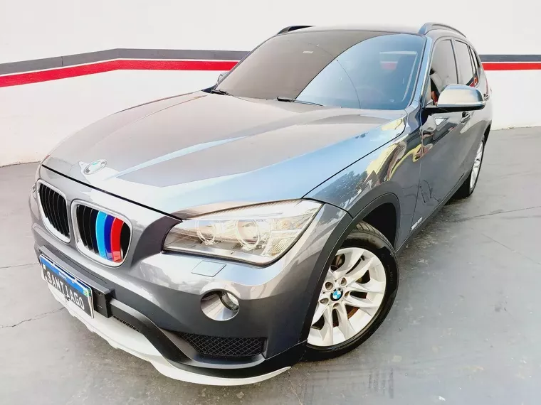 BMW X1 Cinza 2