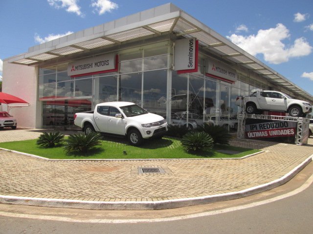 Fachada Asuka Motors - Mitsubishi