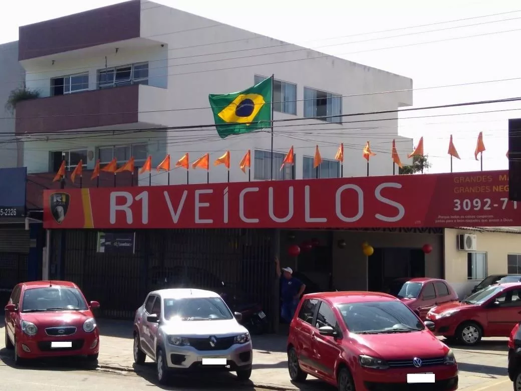 logo R1 VeÍculos