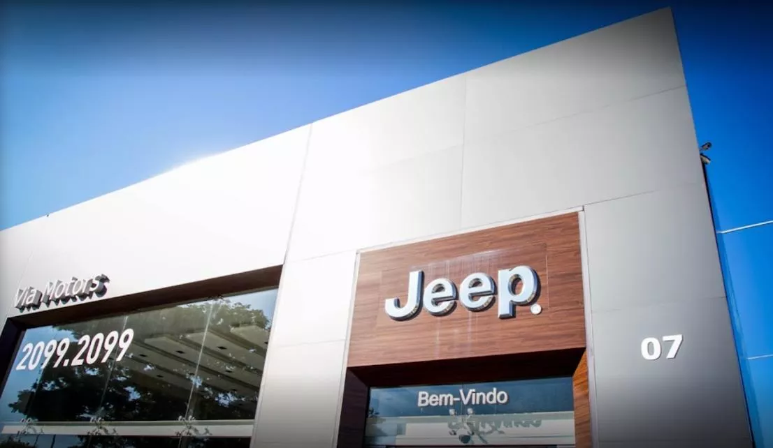 logo Jeep Via Motors - Brasília| Aeroporto