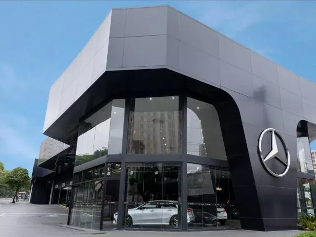 logo Mercedes-Benz McLarty Maia Pacaembu