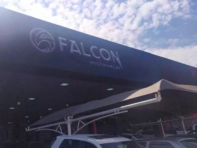 logo Falcon Veículos