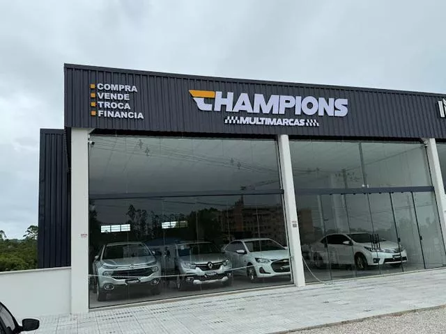 logo Champions Multimarcas