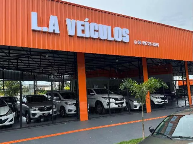 logo L.A VEÍCULOS