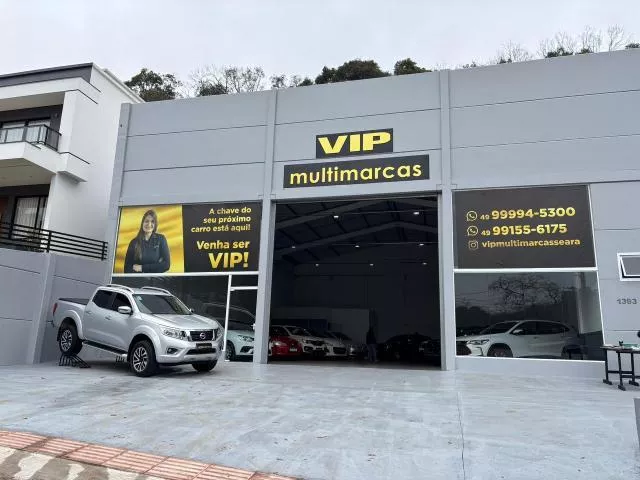 logo VIP MULTIMARCAS COMERCIO DE VEICULOS LTDA