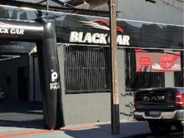 logo Black Car
