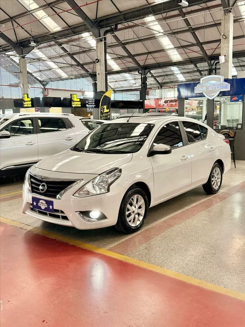 NISSAN VERSA
