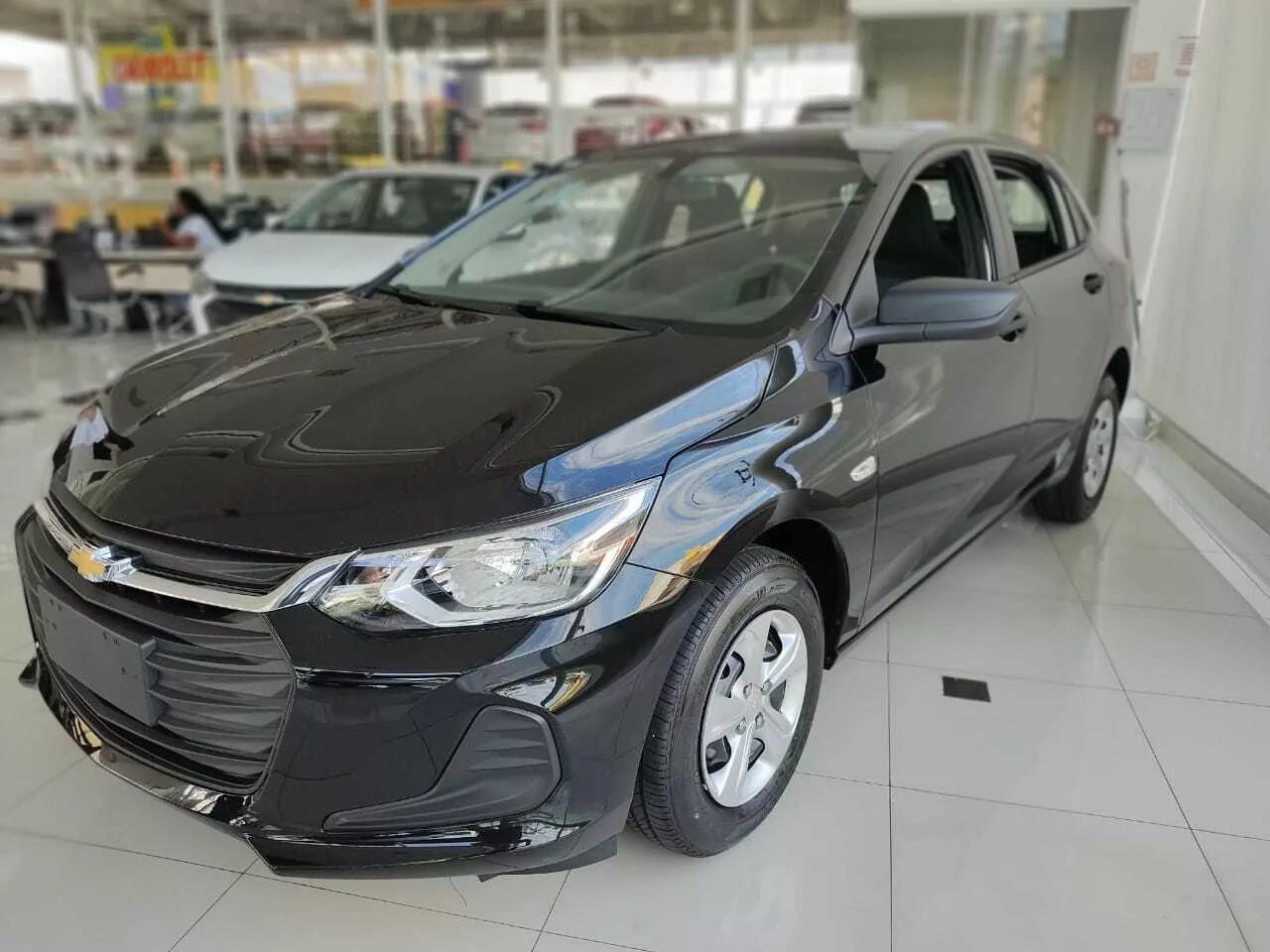 Carro Chevrolet Onix 1.0 2023 - 1695153 - Aparecida de Goiânia - GO