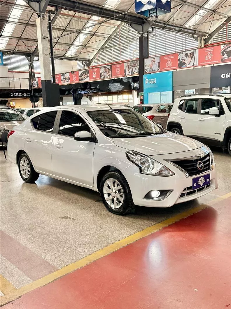 NISSAN VERSA
