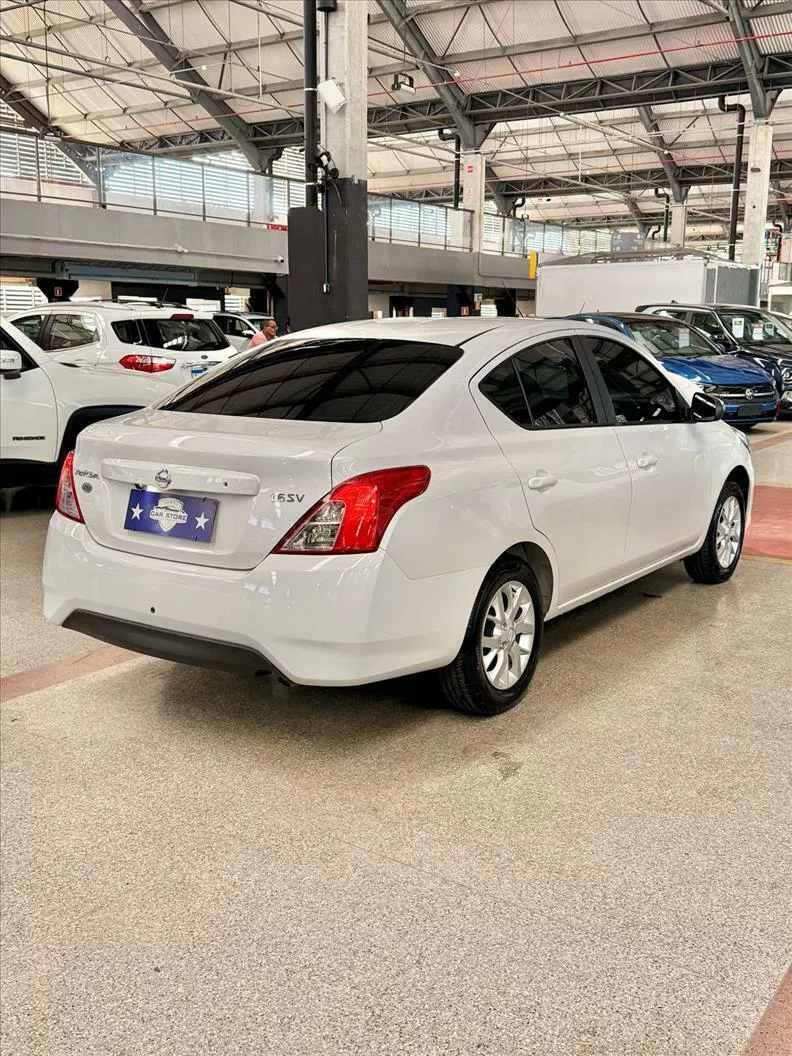 NISSAN VERSA