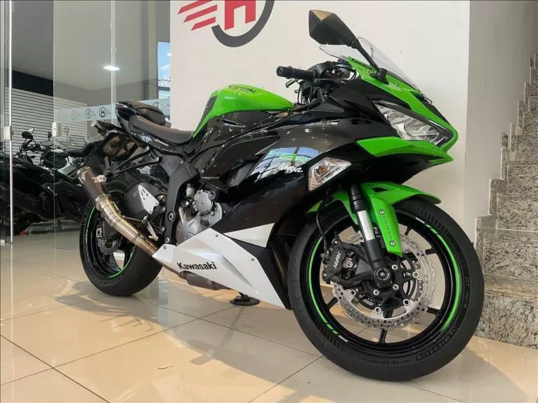 Moto Kawasaki Ninja ZX-6R 636 2021 - 777894 - Campinas - SP