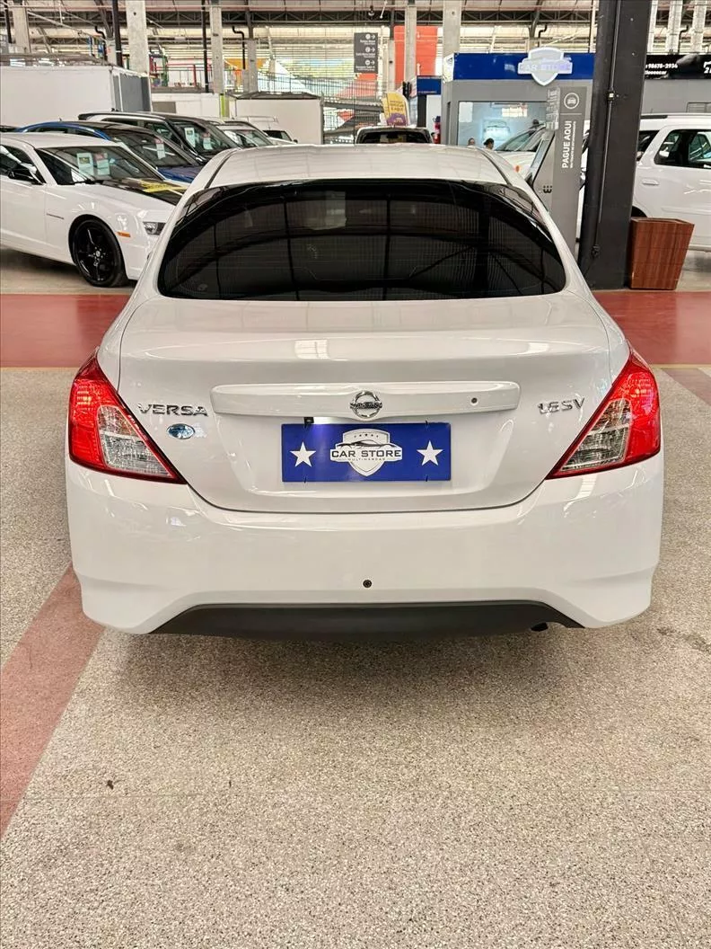 NISSAN VERSA