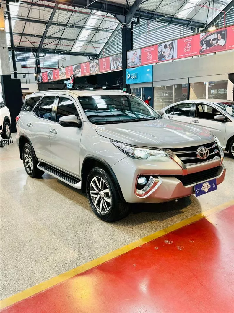 TOYOTA HILUX SW4