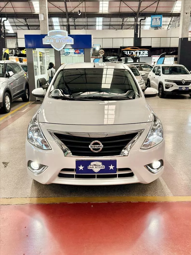 NISSAN VERSA