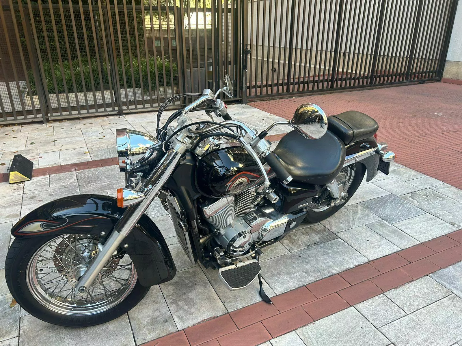 moto suzuki shadow